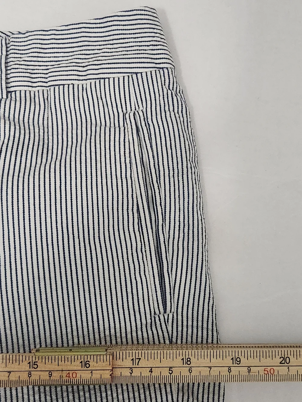 J.Crew City Fit Shorts Navy White Pinstripe Cotton Size 8 Coastal Preppy